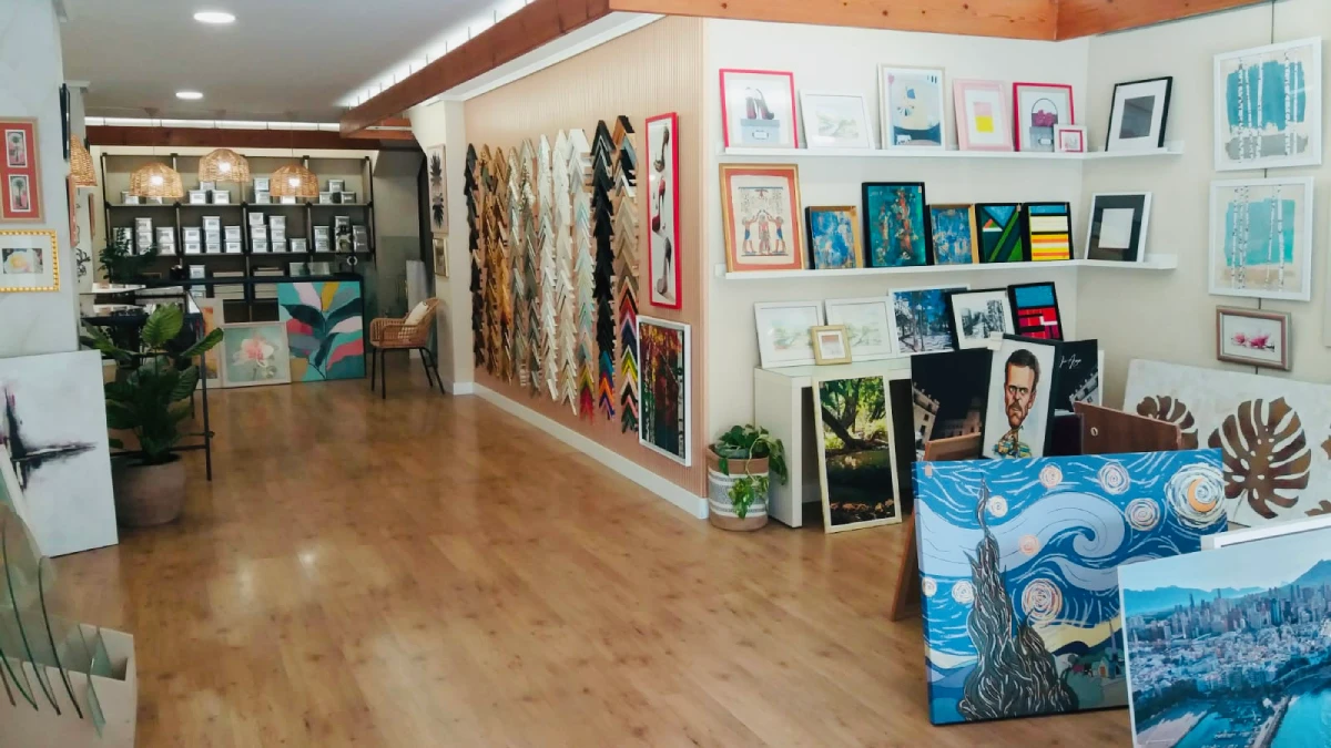 Marcos, pinturas y espejos a medida en Cuadros Perea
